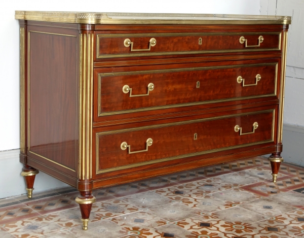 Louis XVI plum pudding mahogany veneered commode in the taste of Molitor - late 18th century