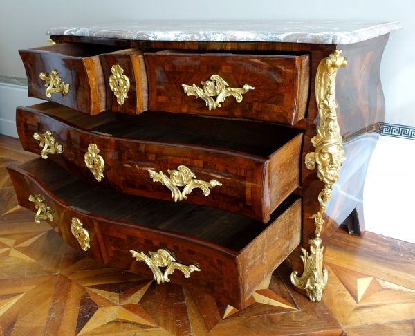 Regency - Louis XV period violetwood commode attributed to Jean-Charles Saunier - 18th century