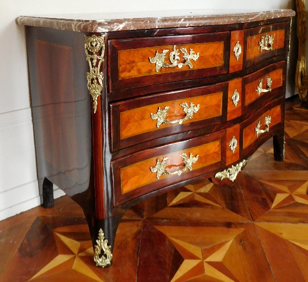 Early Louis XV commode (rosewood and violet) - France, Regence circa 1740