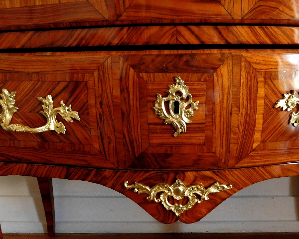 Louis XV rosewood marquetry chest of drawers / commode, 18th century