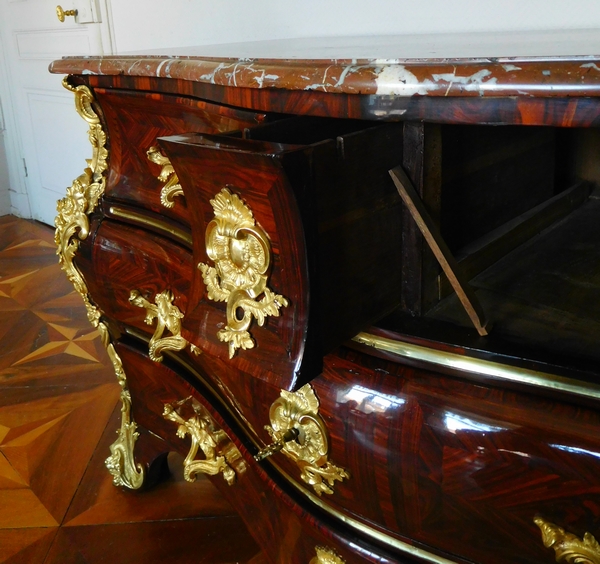 Spectacular Regence Louis XV violet wood commode attributed to Jean-Charles Saunier