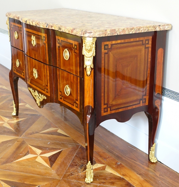 F. Rubestuck et N. Petit : commode d'époque Transition en marqueterie estampillée