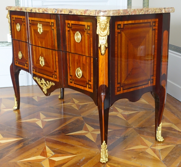 F. Rubestuck et N. Petit : commode d'époque Transition en marqueterie estampillée