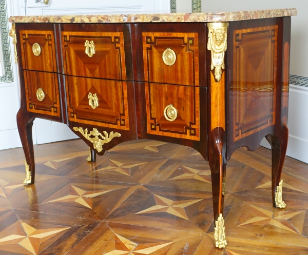 F. Rubestuck et N. Petit : commode d'époque Transition en marqueterie estampillée