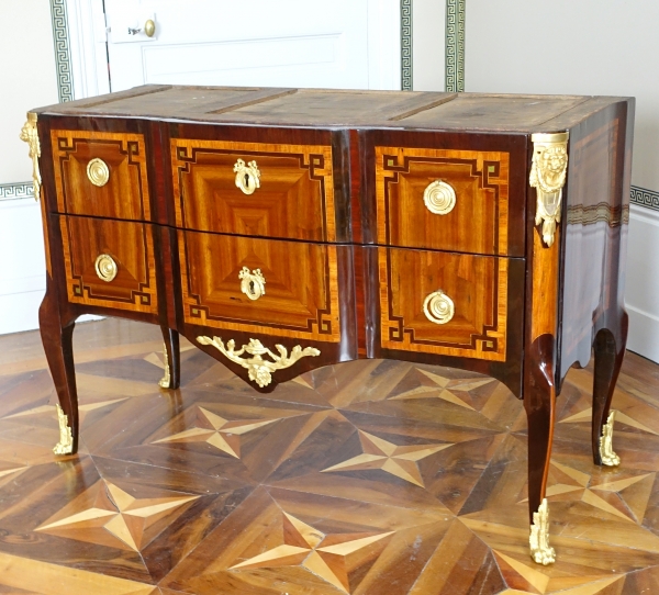 F. Rubestuck et N. Petit : commode d'époque Transition en marqueterie estampillée