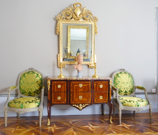 F. Rubestuck et N. Petit : commode d'époque Transition en marqueterie estampillée