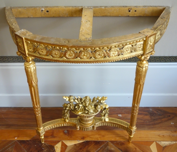 Console d'applique d'époque Louis XVI en bois sculpté et doré à la feuille d'or vers 1780