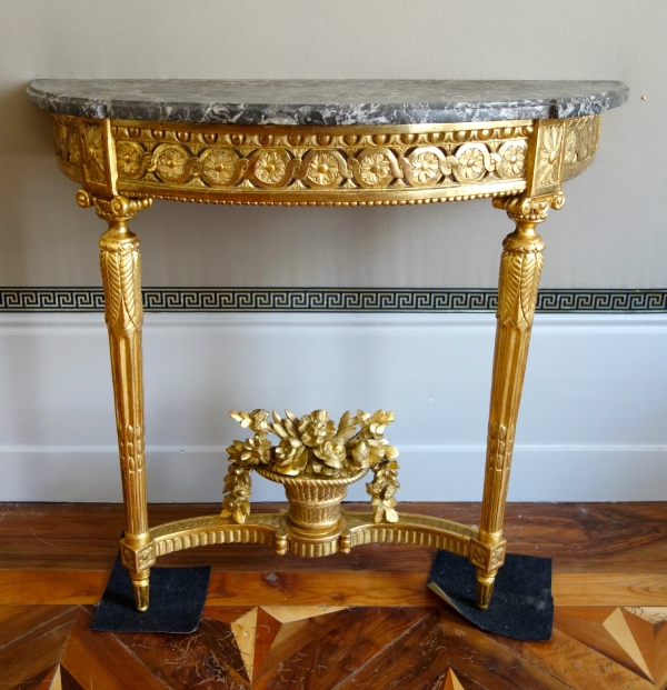 Console d'applique d'époque Louis XVI en bois sculpté et doré à la feuille d'or vers 1780