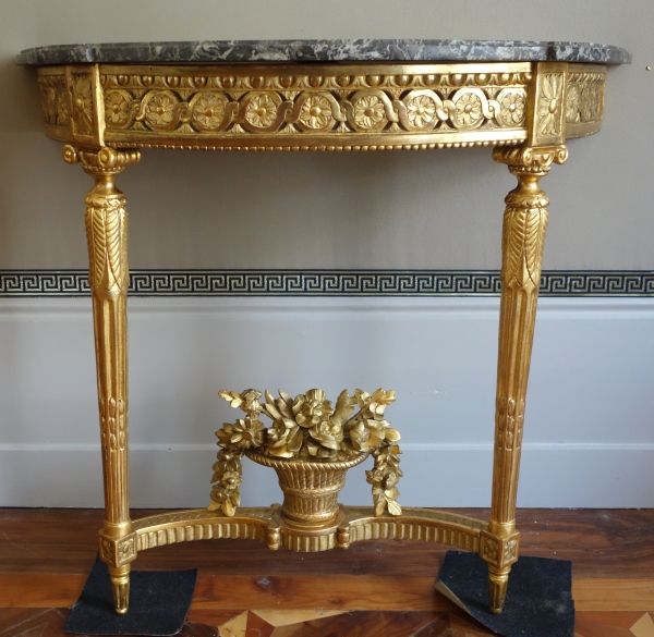 Console d'applique d'époque Louis XVI en bois sculpté et doré à la feuille d'or vers 1780