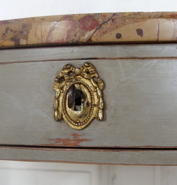 Console demi-lune d'époque Louis XVI, bois patiné et marbre brèche d'Alep
