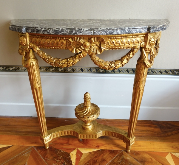 Console d'applique demi-lune d'époque Louis XVI en bois sculpté et doré vers 1780