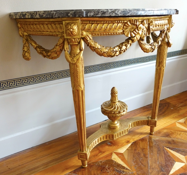 Console d'applique demi-lune d'époque Louis XVI en bois sculpté et doré vers 1780