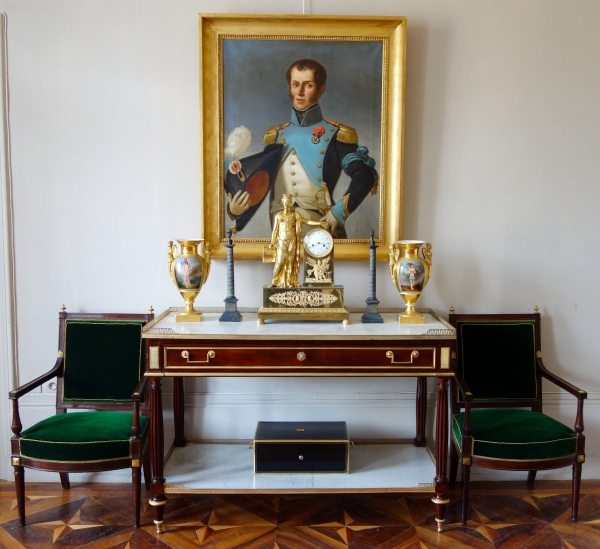 Nicolas Grevenich : grande console desserte en acajou et bronze doré - fin de l'époque Louis XVI
