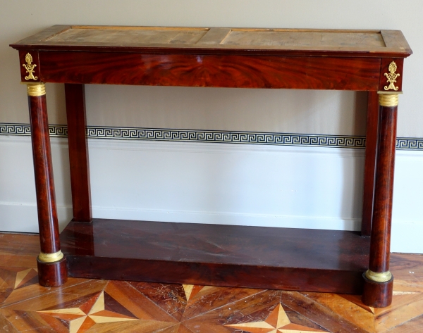 Grande console d'époque Empire en acajou, bronze doré et marbre bleu Turquin - 129cm
