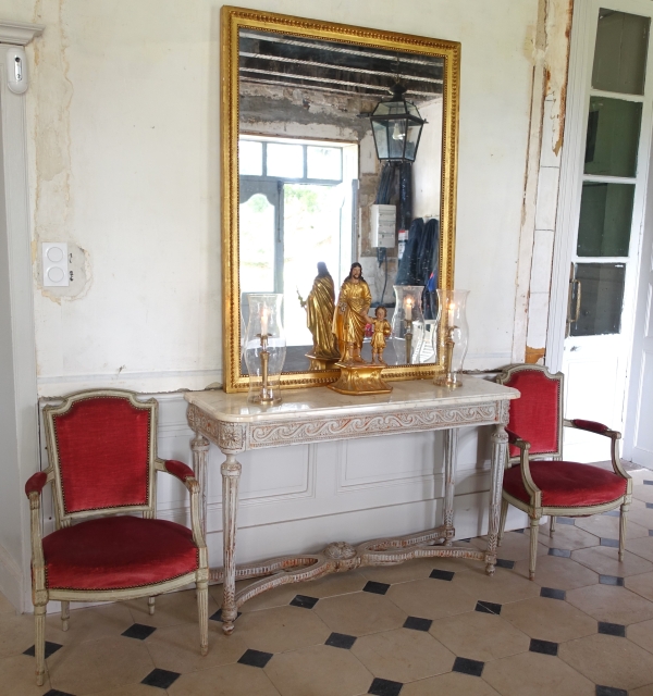 Console desserte de vestibule d'époque Louis XVI, bois patiné et marbre