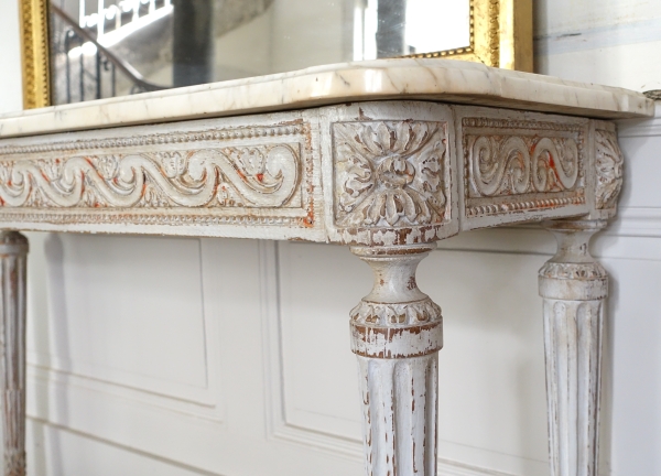 Console desserte de vestibule d'époque Louis XVI, bois patiné et marbre