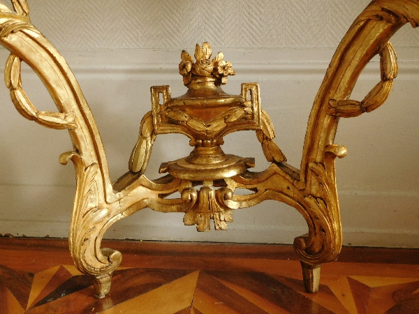 Console en bois sculpté et doré estampillée Chollot, époque Transition Louis XV - Louis XVI