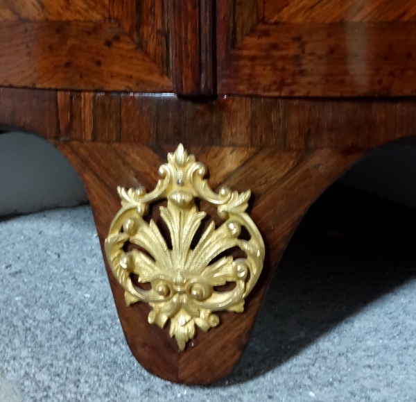 Louis XV violoet wood marquetry corner cupboard - 18th century