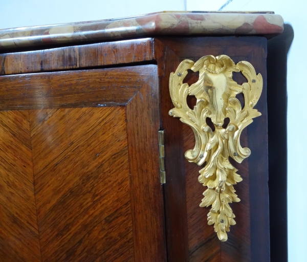 Louis XV violoet wood marquetry corner cupboard - 18th century