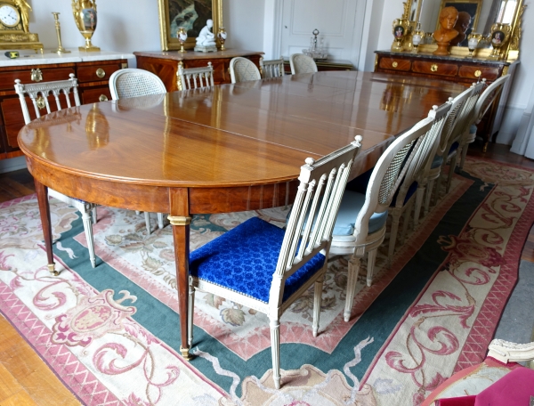 Très grande table de salle à manger de style Louis XVI en acajou, fin XIXe siècle - 150cm x 420cm