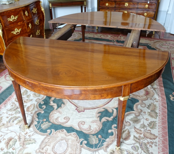 Very large Louis XVI style mahogany dining room table, late 19th century - 150cm x 420cm