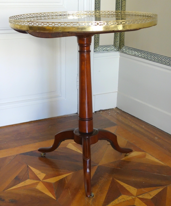 Louis XVI solid mahogany pedestal table, 18th century