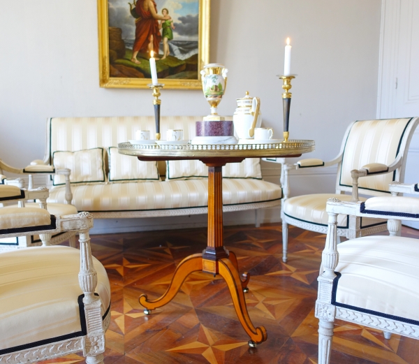 Louis XVI lemon tree and mahogany marquetry pedestal table, late 18th century circa 1790