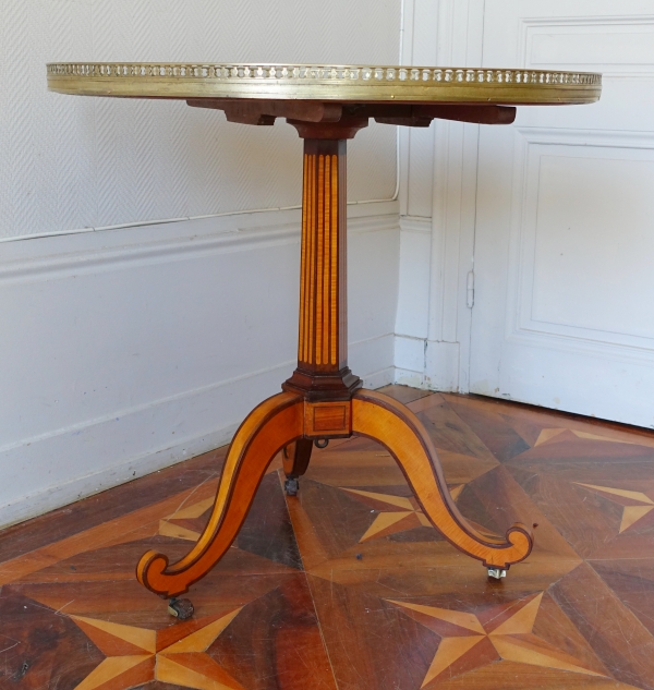 Guéridon - table à thé d'époque Louis XVI Directoire en marqueterie de citronnier - vers 1790