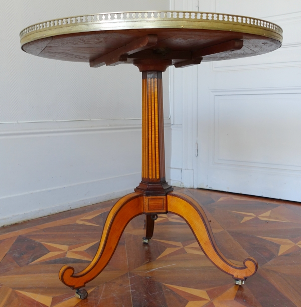 Guéridon - table à thé d'époque Louis XVI Directoire en marqueterie de citronnier - vers 1790