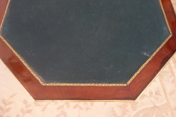 Table de salon guéridon octogonal d'époque Directoire en acajou et ébène, fin XVIIIe siècle