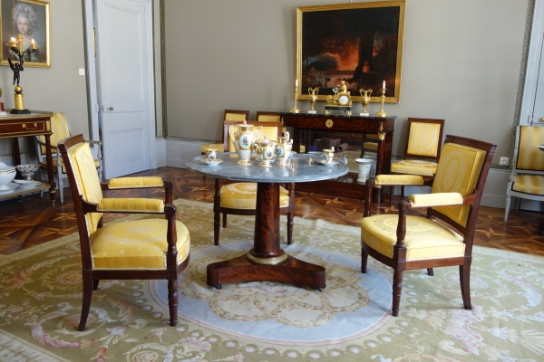 Empire mahogany pedestal table, blue Turquin marble, 19th century circa 1820