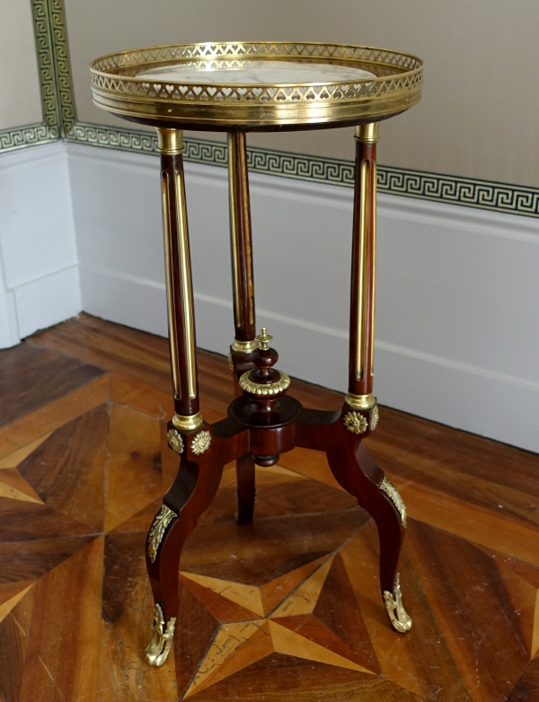 Alphonse Giroux : Louis XVI style mahogany pedestal table