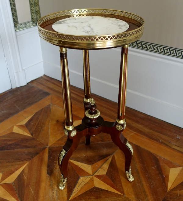 Alphonse Giroux : Louis XVI style mahogany pedestal table