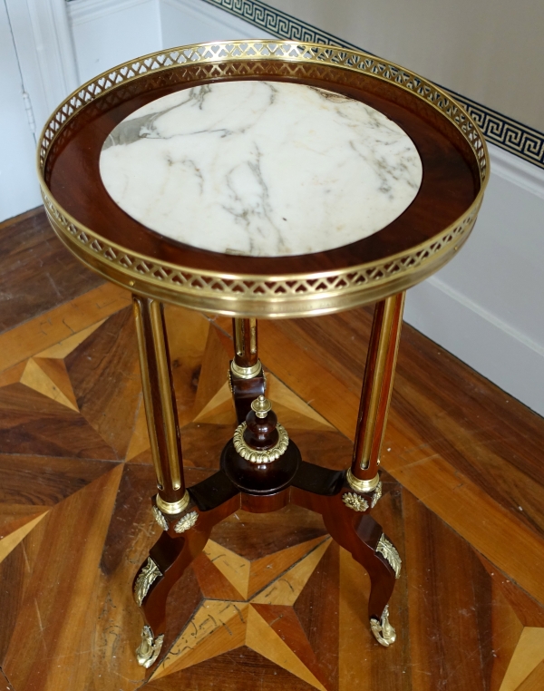 Alphonse Giroux : Louis XVI style mahogany pedestal table