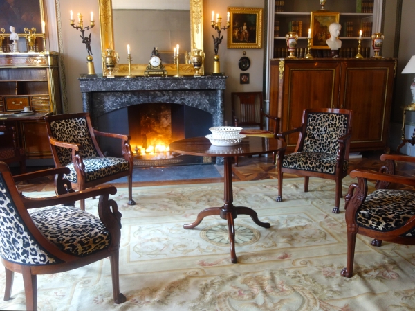Canabas : speckled mahogany pedestal table, Louis XVI period - stamped - 18th century