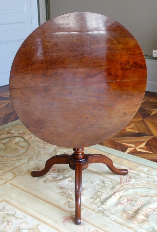 Canabas : speckled mahogany pedestal table, Louis XVI period - stamped - 18th century