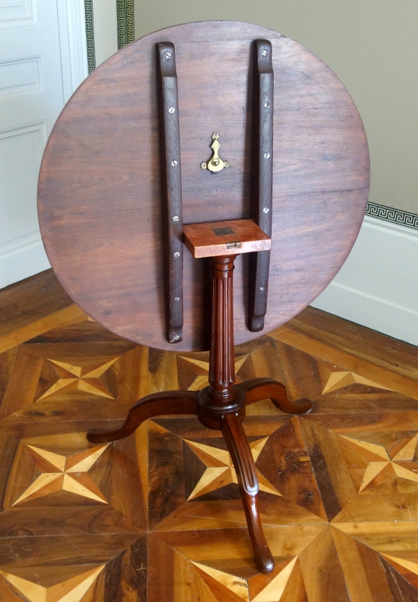 Canabas : speckled mahogany pedestal table, Louis XVI period - stamped - 18th century