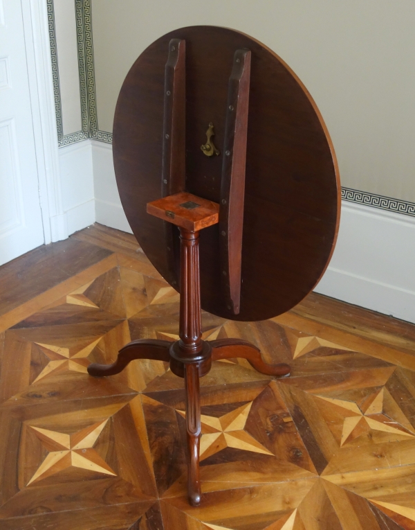 Canabas : speckled mahogany pedestal table, Louis XVI period - stamped - 18th century