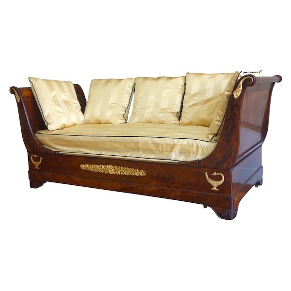 Lit de repos à la Turque en acajou et bronze doré d'époque Restauration, soie Tassinari & Chatel