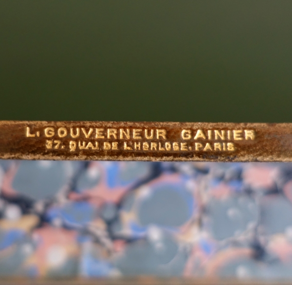 Meuble cartonnier d'époque Transition en marqueterie et bronze doré