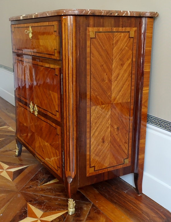 Meuble cartonnier d'époque Transition en marqueterie et bronze doré