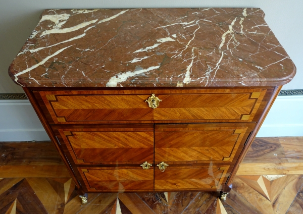 Meuble cartonnier d'époque Transition en marqueterie et bronze doré