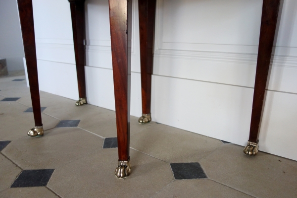 Table à jeu demi-lune Empire en acajou, pieds griffes en bronze doré