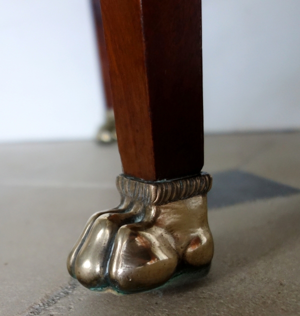 Table à jeu demi-lune Empire en acajou, pieds griffes en bronze doré