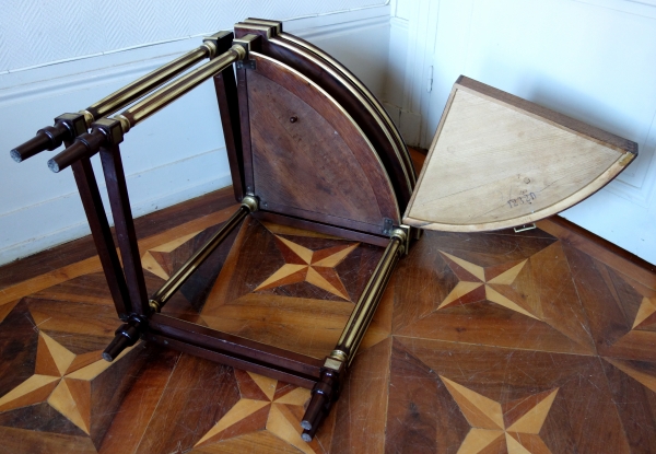 Balny : ingénieuse table mécanique 2 en 1 : table à jeu et encoignure - style Louis XVI