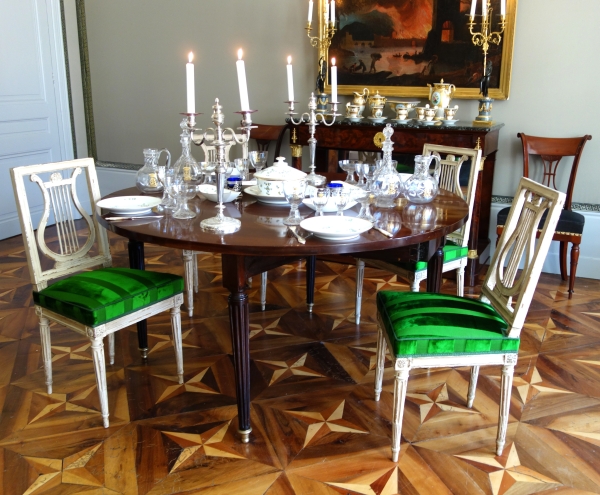 Solid mahogany dining table in the taste of Jean Francois Leleu, Louis XVI period