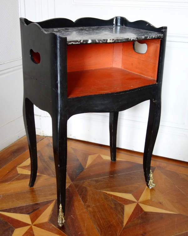 Table de chevet de salon d'époque Louis XV en bois laqué et marbre