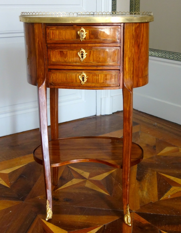 Louis XV rosewood bedside table or living room center table - 18th century