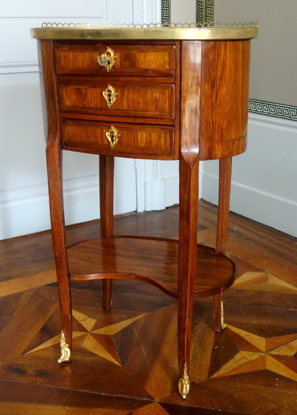 Louis XV rosewood bedside table or living room center table - 18th century