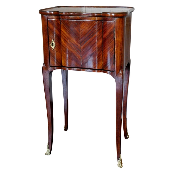 Table de salon, chevet d'époque Louis XV Transition, marqueterie de bois de rose et de violette